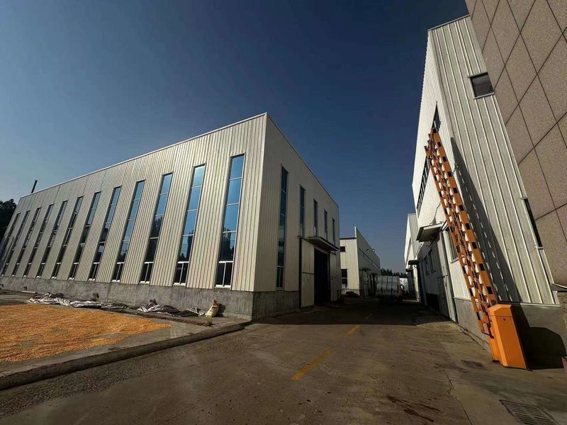 Weifang Zhongyuan Waterproof Material Co., Ltd. línea de producción del fabricante